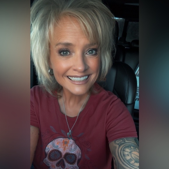 Meet your Posher, Suzanne - Picture 1 of 1